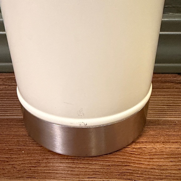 Stanley X Pendleton Cream/White Striped Vacuum Thermos with Handle 1.5 qt - Picture 8 of 10